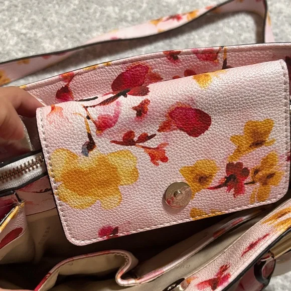 GUESS Floral Multi-Color Satchel - Picture 4 of 7